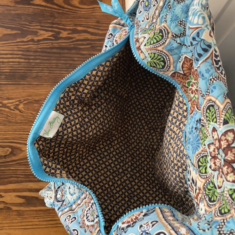 Vera Bradley small duffel bag - Picture 4 of 6